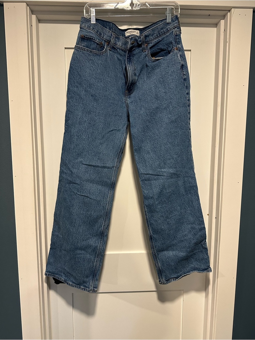 Abercrombie & Fitch Classic Blue 90’s Relaxed Straight-Leg Women's Jeans